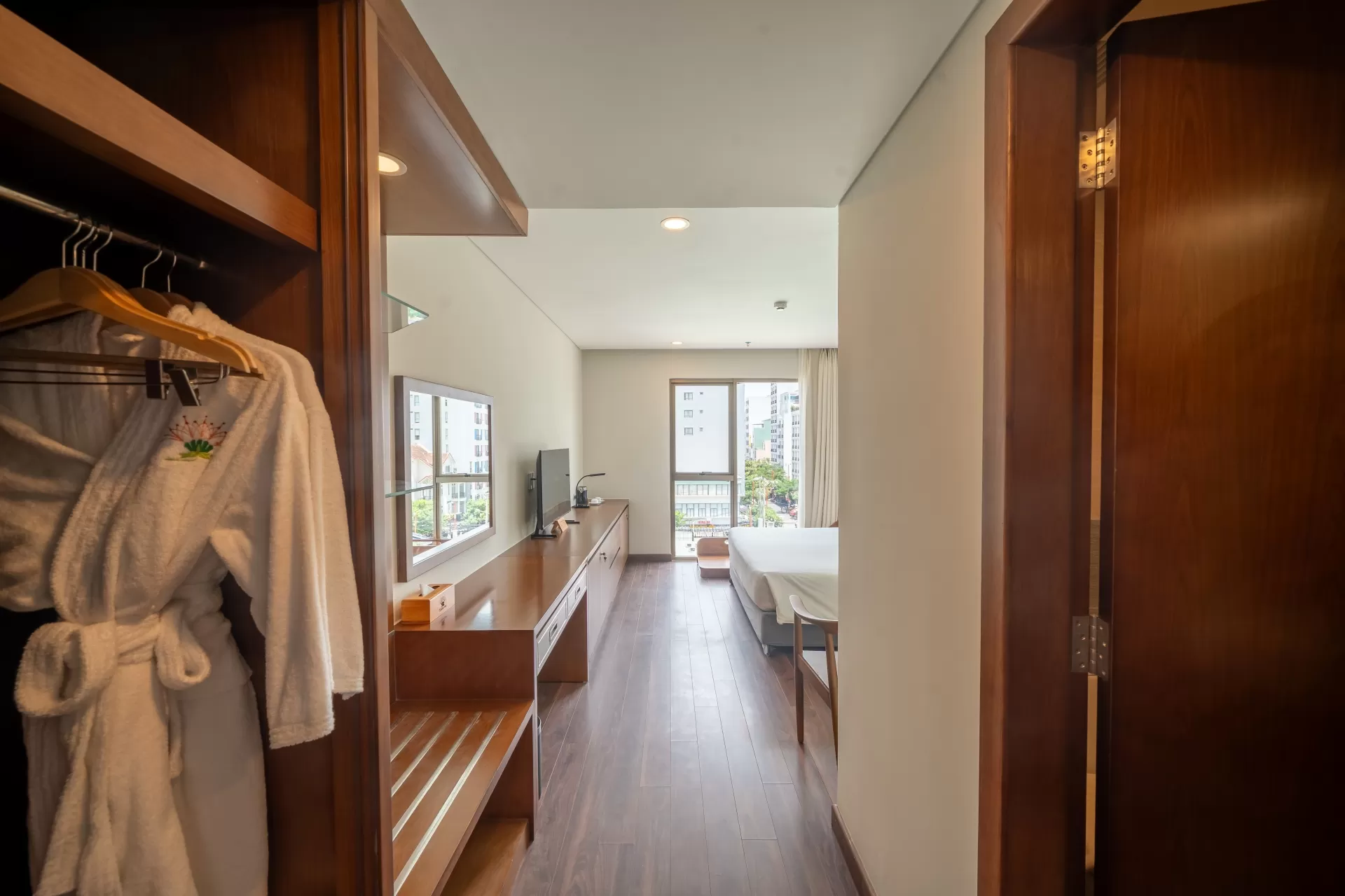 Deluxe Twin Room Hướng Thành Phố
