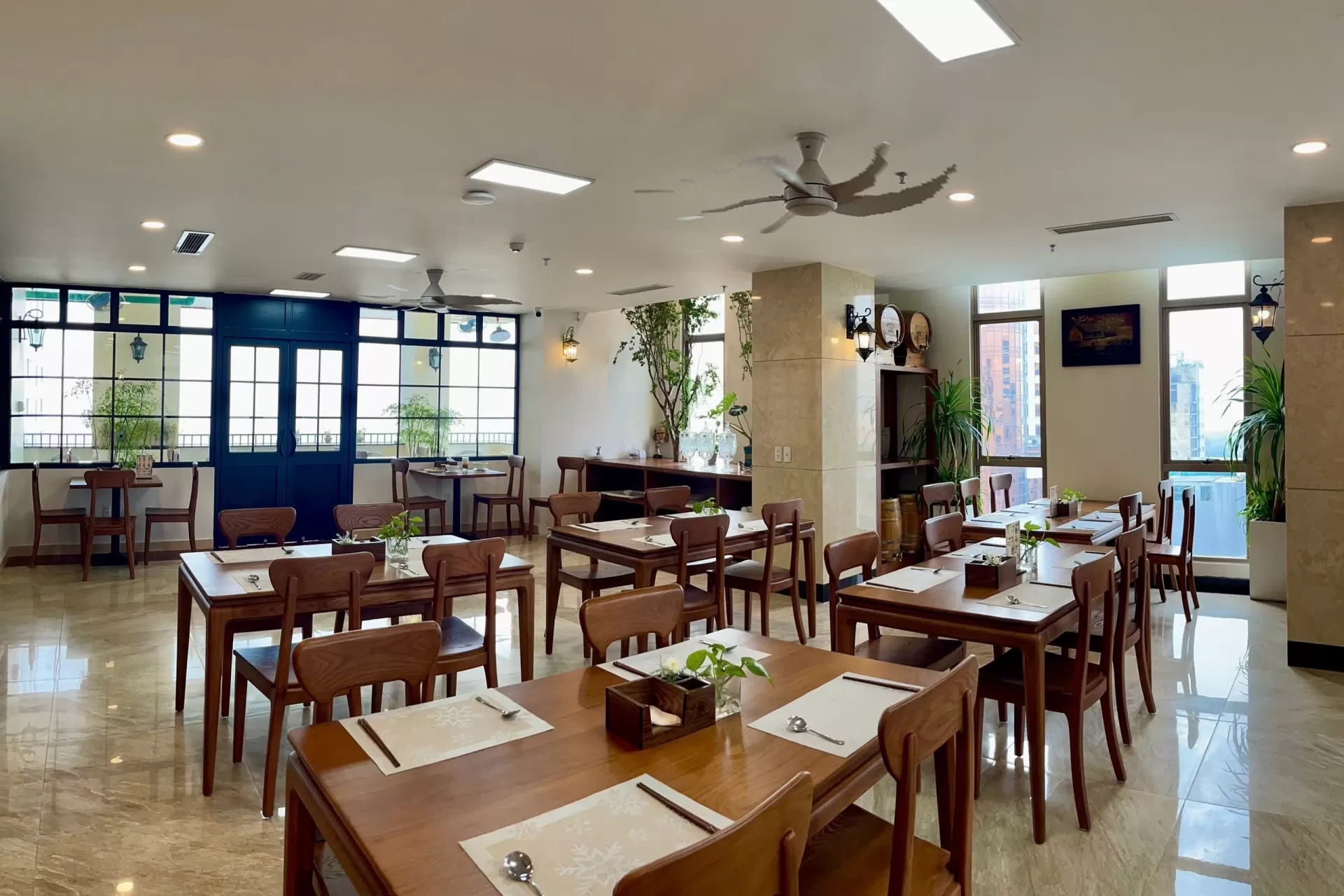 Superior Double Room: Hướng Chính Biển