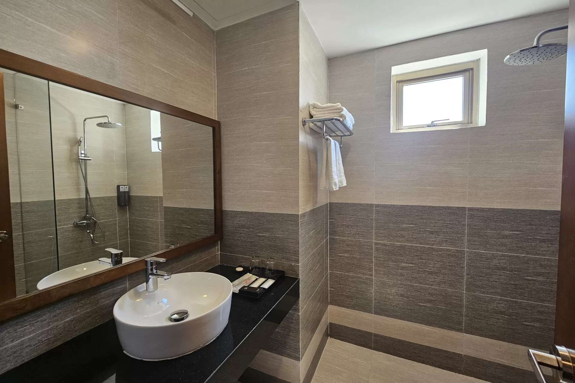 Deluxe Double Room: Hướng Chính Biển