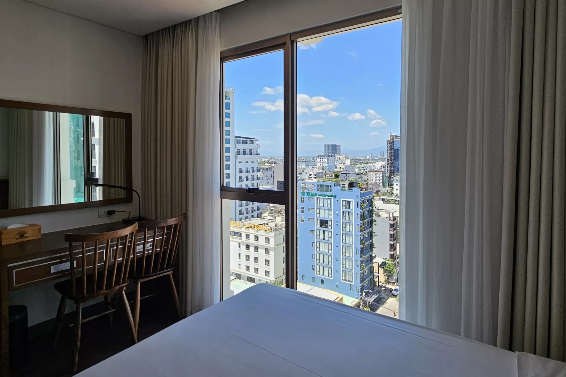 Superior Twin Room: Hướng Thành Phố