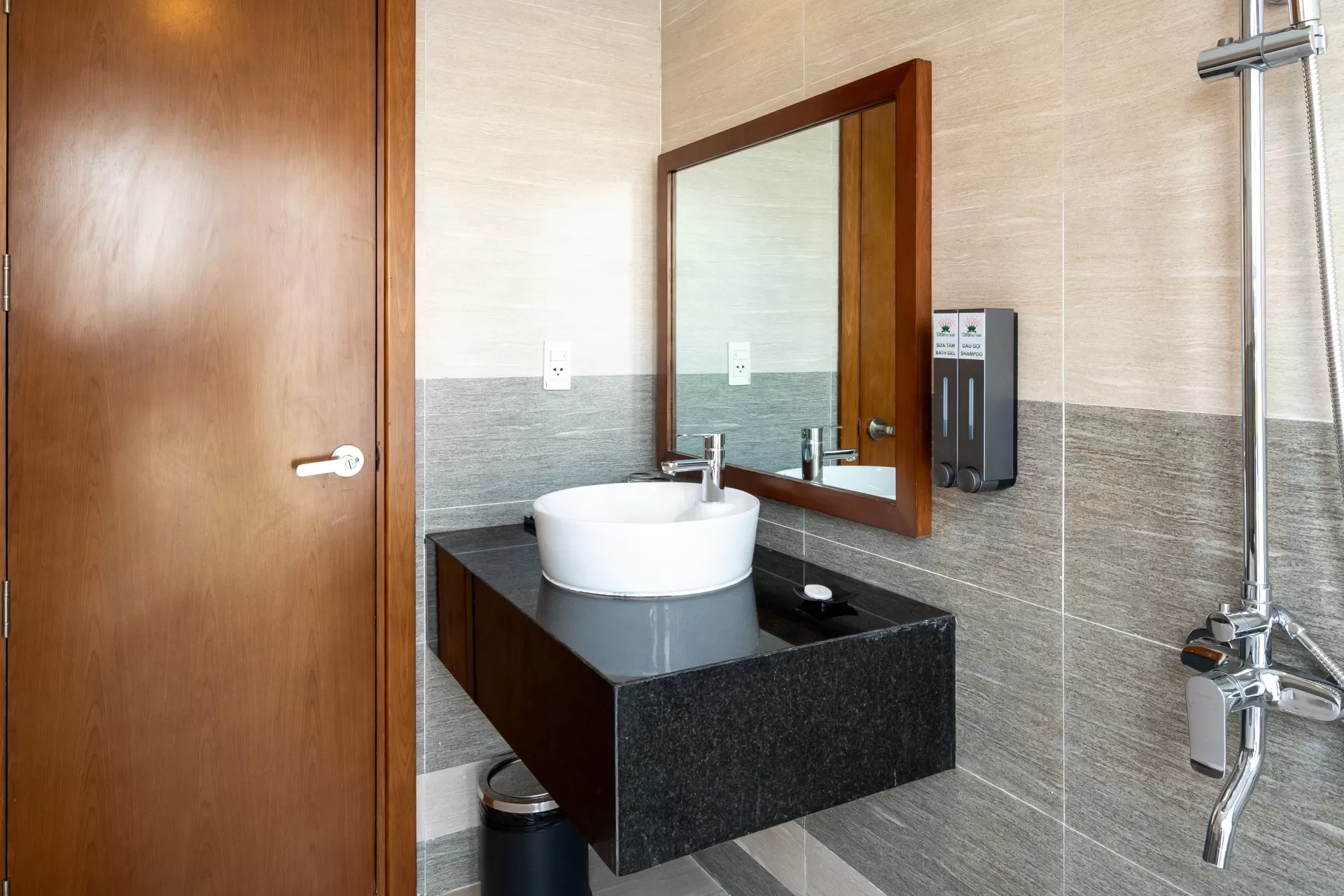 Luxury One Bedroom Apartment