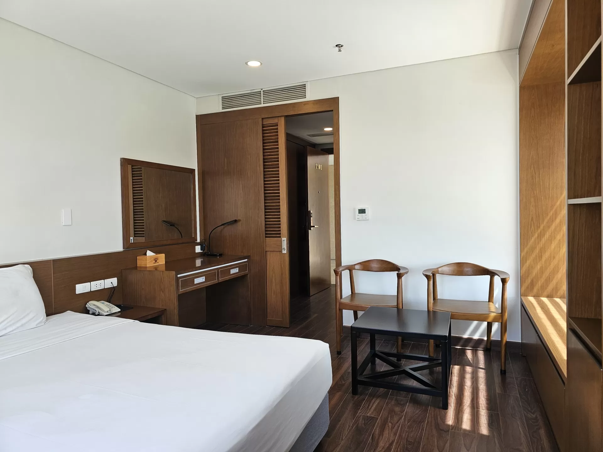 Deluxe Double Room: Hướng Chính Biển